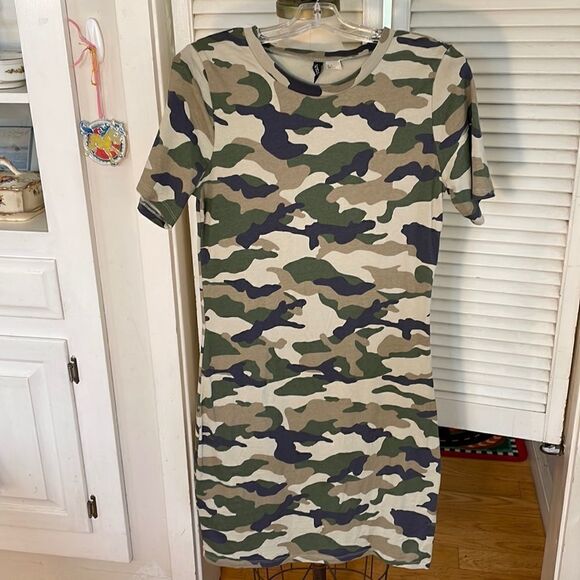 DIVIDED By H&M Dress 👗 - Picture 1 of 10